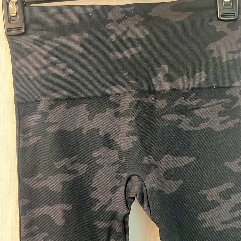 Spanx Look at Me Now Leggings Camo